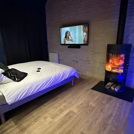 Roomandx-loveroom-caen-bayeux * Le Fresne-Camilly