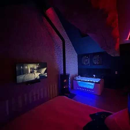 Roomandx-loveroom-caen-bayeux * Le Fresne-Camilly