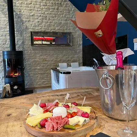 Roomandx-loveroom-caen-bayeux * Le Fresne-Camilly