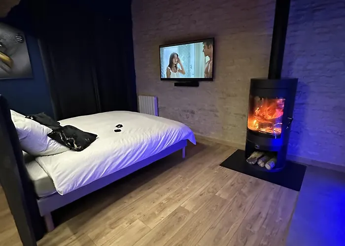 Roomandx-loveroom-caen-bayeux * Le Fresne-Camilly