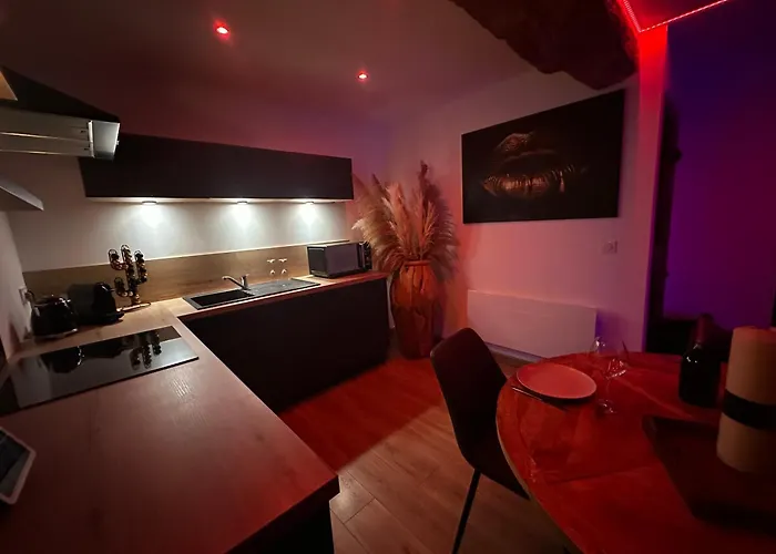 Roomandx-loveroom-caen-bayeux * Le Fresne-Camilly