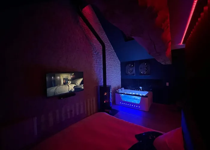 Roomandx-loveroom-caen-bayeux * Le Fresne-Camilly