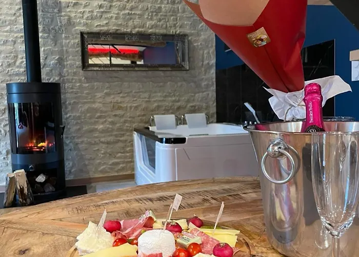 Roomandx-loveroom-caen-bayeux * Le Fresne-Camilly